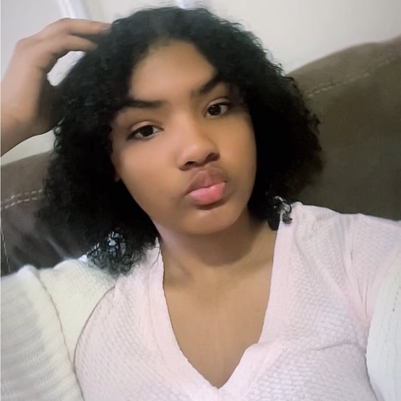 Meet your Posher, Nana - Picture 1 of 1